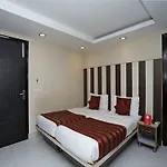 Oyo 10937 Hotel Balsons Continental