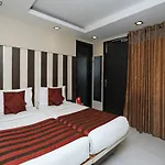 Oyo 10937 Hotel Balsons Continental