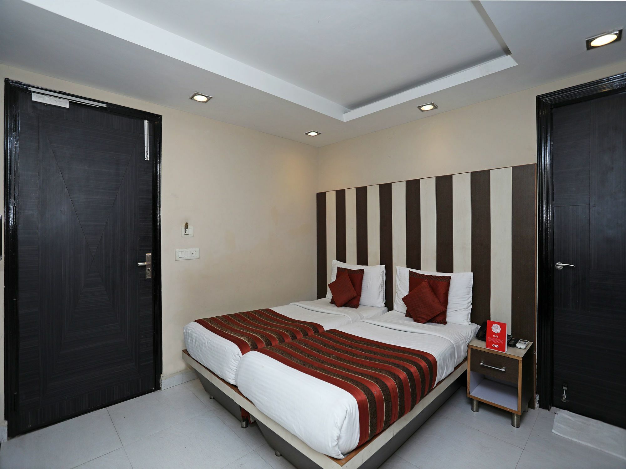 Hotel Oyo 10937 Balsons Continental