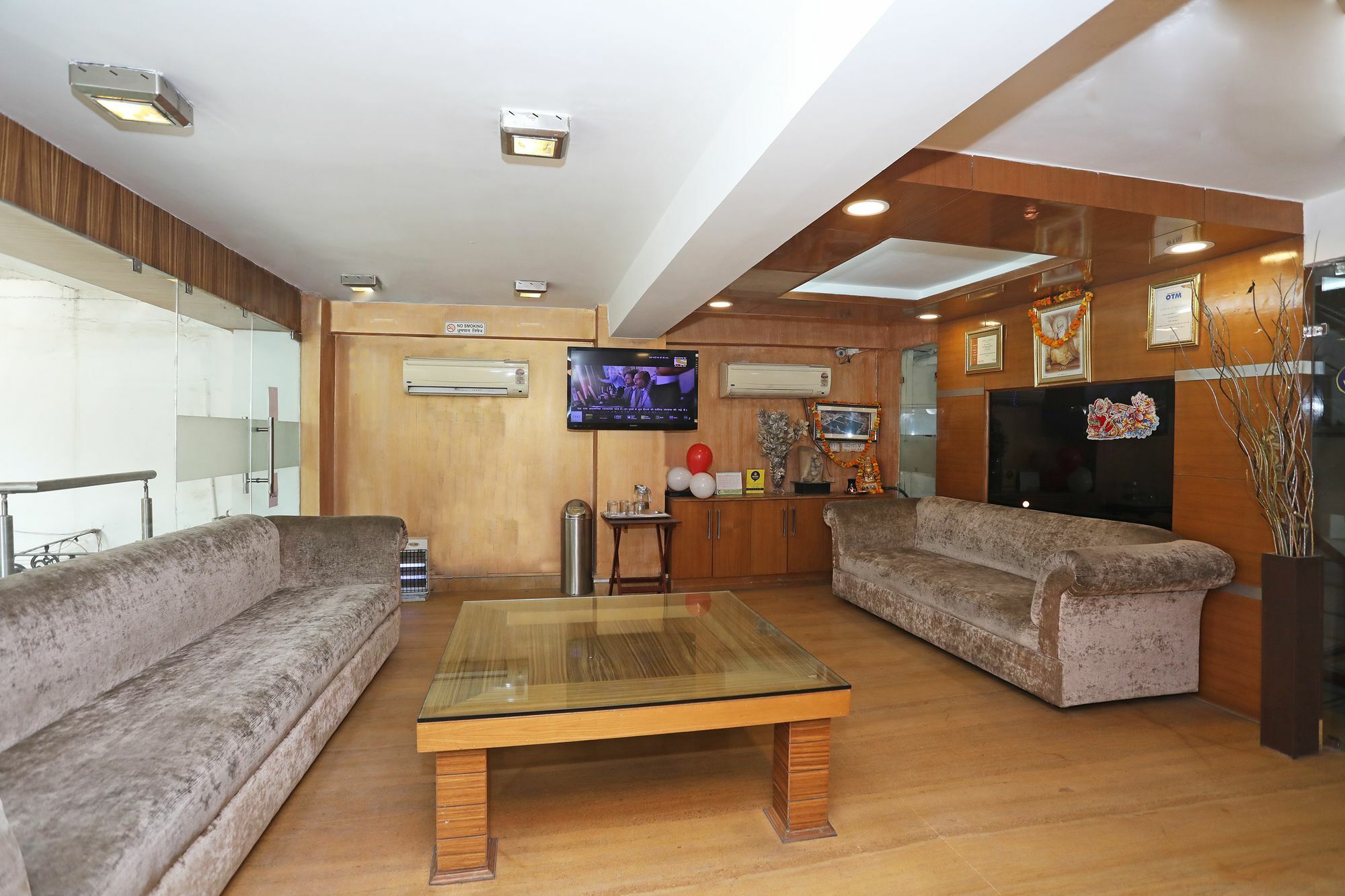 Hotel Oyo 10937 Balsons Continental New Delhi